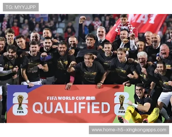 克罗地亚逆转晋级，莫德里奇再获全队祝贺