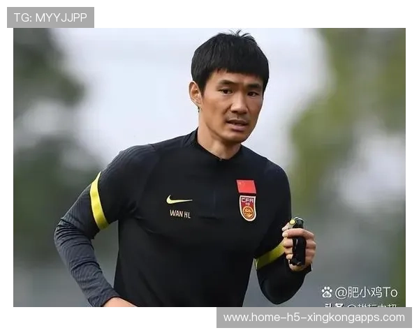 中国足球比赛中球员语言沟通与默契形成过程，足球运动员语言