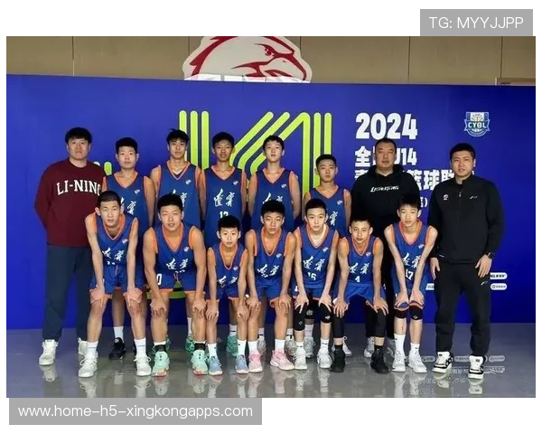 青训是否注重球员体能训练与技术训练协同发展，什么是青训队员